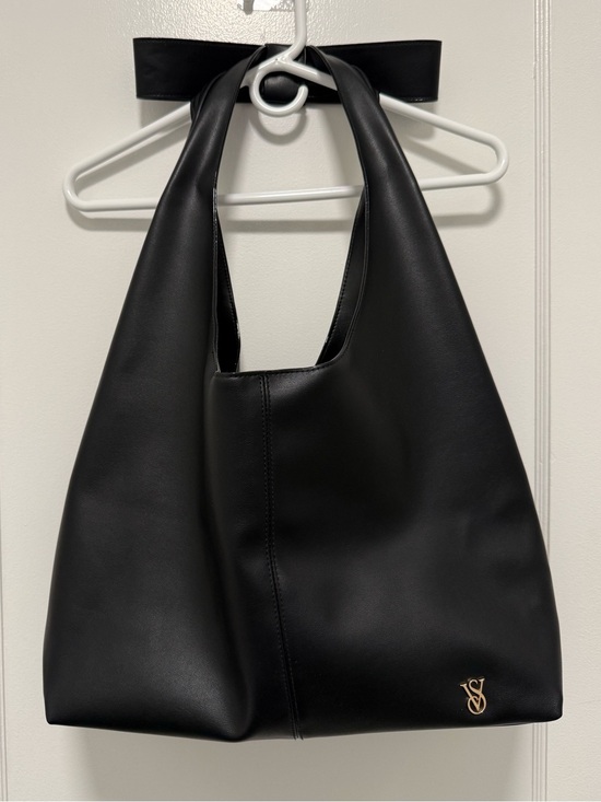 Victoria's Secret Handbags - Victoria’s Secret Black Faux Leather Hobo Shoulder Bag Large Tote